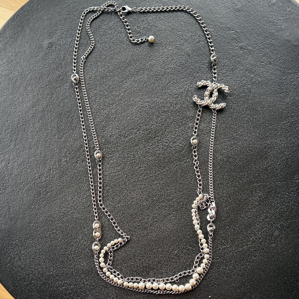 CHANEL Silver-Tone Chain Necklace with Pearl Stations and CC Motif